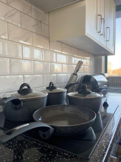 1 Bedroom Apartment - Flitwick - Contractor Friendly - Tourist Ready - Full Kitchen - Wifi - Smart Tv - Sofa Bed - Free Parking - Ideal For Short Or Long Stays Eksteriør billede