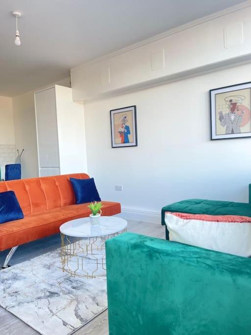 1 Bedroom Apartment - Flitwick - Contractor Friendly - Tourist Ready - Full Kitchen - Wifi - Smart Tv - Sofa Bed - Free Parking - Ideal For Short Or Long Stays Eksteriør billede