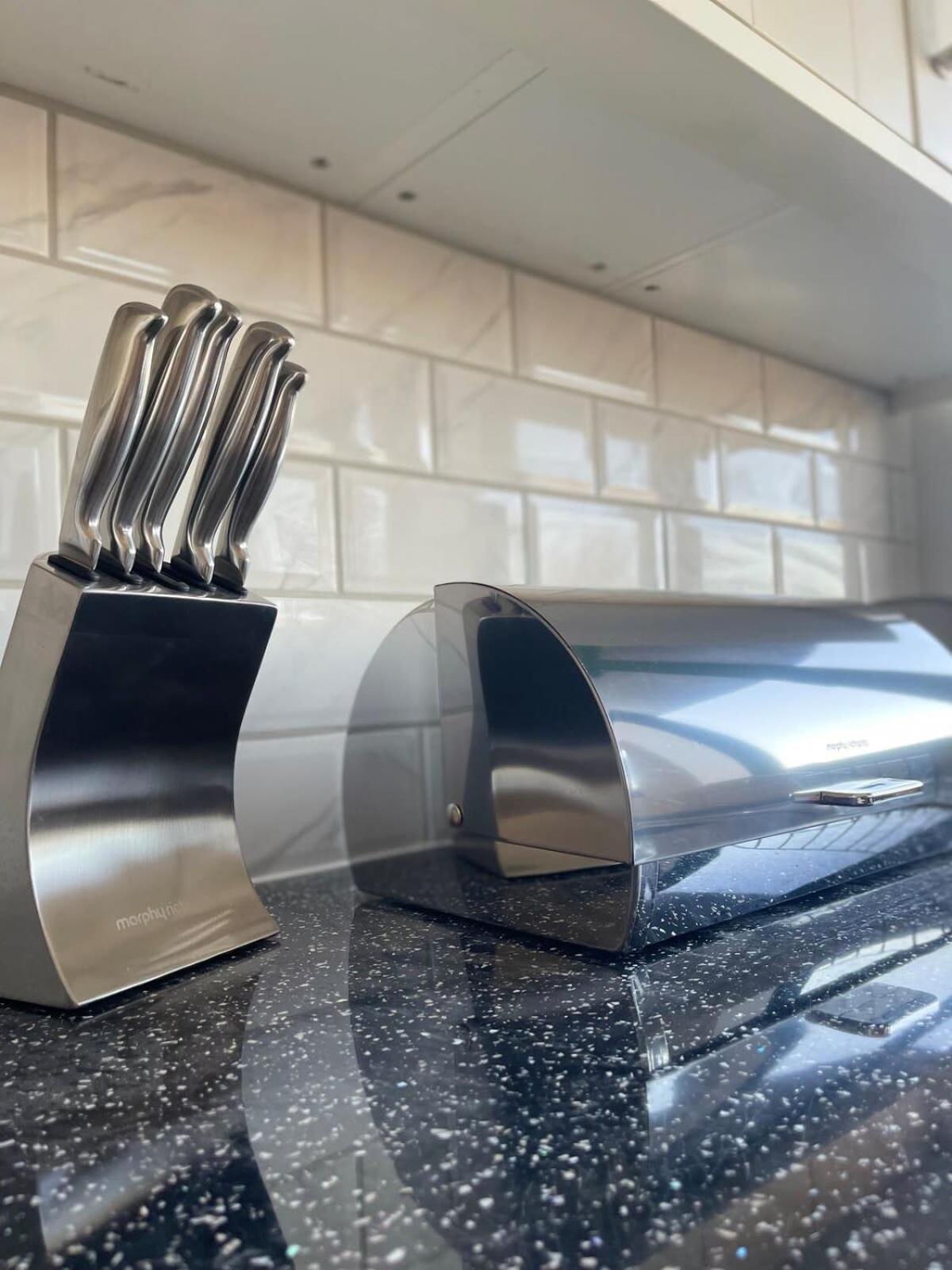 1 Bedroom Apartment - Flitwick - Contractor Friendly - Tourist Ready - Full Kitchen - Wifi - Smart Tv - Sofa Bed - Free Parking - Ideal For Short Or Long Stays Eksteriør billede